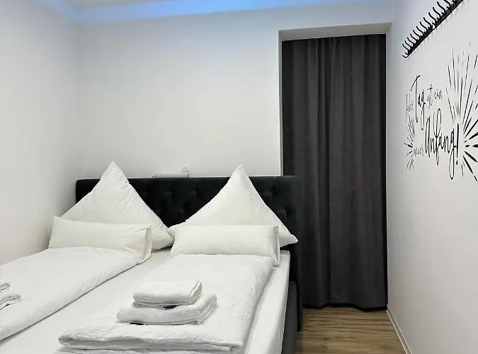 Modern Neuburg C - - 3 Zimmer, Stellplatz, Zentrum, Wi-fi, 3 Tv, Küche