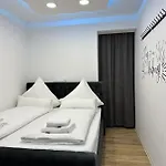 Modern Neuburg C - - 3 Zimmer, Stellplatz, Zentrum, Wi-fi, 3 Tv, Kueche