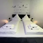 Modern Neuburg C - - 3 Zimmer, Stellplatz, Zentrum, Wi-fi, 3 Tv, Kueche * Neuburg an Der Donau