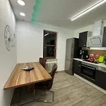 Modern Neuburg C - - 3 Zimmer, Stellplatz, Zentrum, Wi-fi, 3 Tv, Kueche *