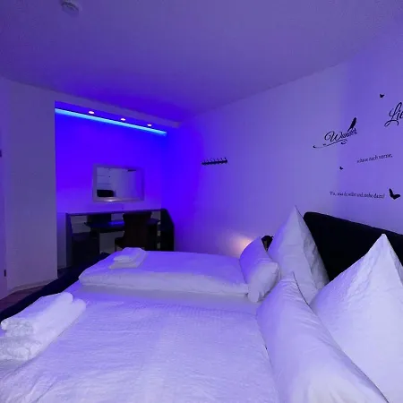 Modern Neuburg C - - 3 Zimmer, Stellplatz, Zentrum, Wi-fi, 3 Tv, Kueche