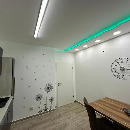 Апартаменты Modern Neuburg C - - 3 Zimmer, Stellplatz, Zentrum, Wi-fi, 3 Tv, Kueche Нойбург-ан-дер-Донау