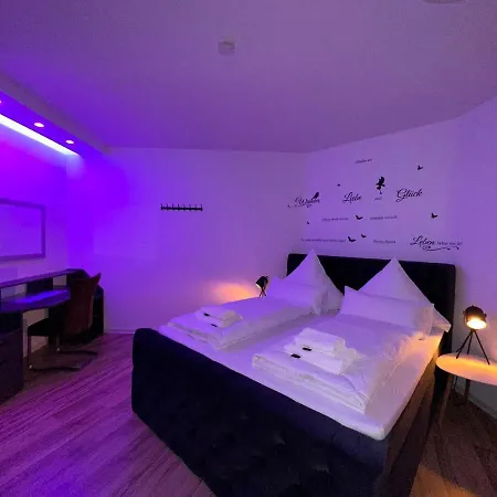 Modern Neuburg C - - 3 Zimmer, Stellplatz, Zentrum, Wi-fi, 3 Tv, Kueche