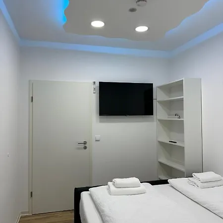 Апартаменты Modern Neuburg C - - 3 Zimmer, Stellplatz, Zentrum, Wi-fi, 3 Tv, Kueche Нойбург-ан-дер-Донау