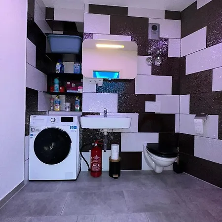 Modern Neuburg C - - 3 Zimmer, Stellplatz, Zentrum, Wi-fi, 3 Tv, Kueche *